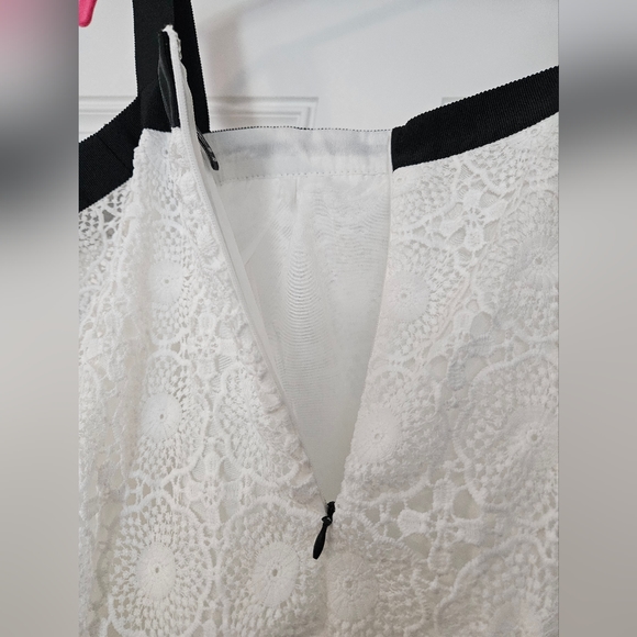 Forever21 black and white top size Large.         A - Picture 1 of 5